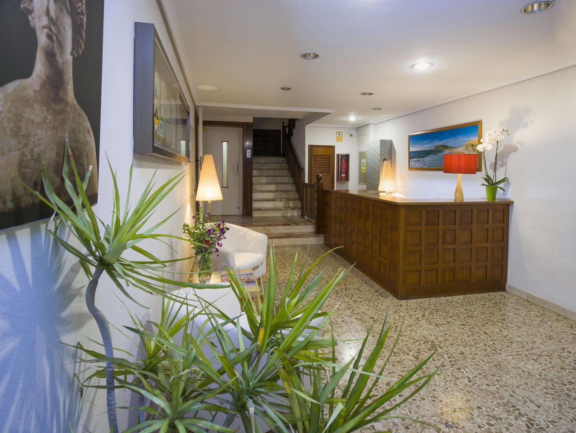 Cana Rita Apartamentos Сан-Антонио-Абад Экстерьер фото