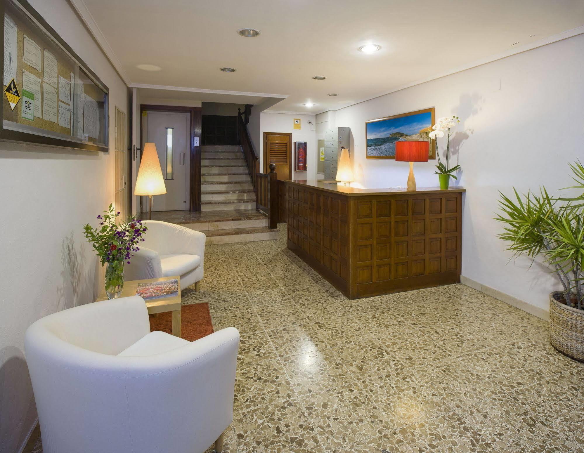 Cana Rita Apartamentos Сан-Антонио-Абад Экстерьер фото